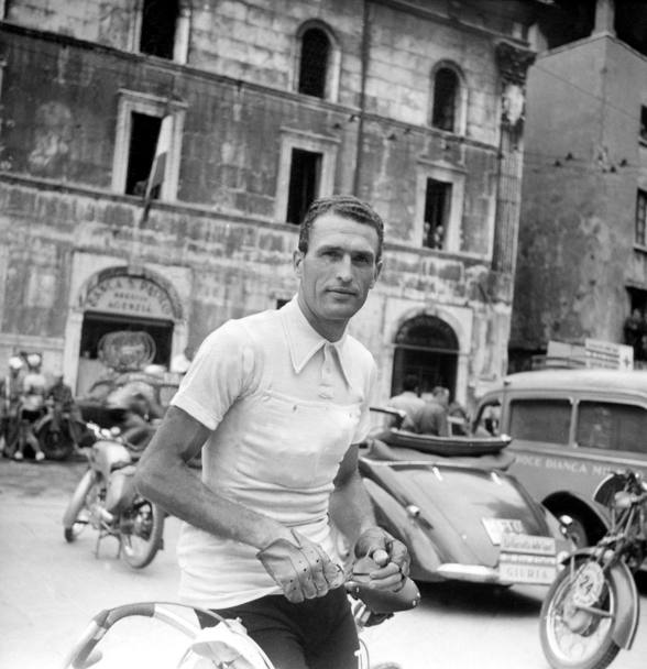 Alfredo Martini in maglia rosa nel 1950 (Olycom)